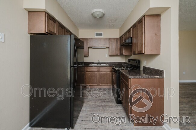 Building Photo - 4724 S Court St