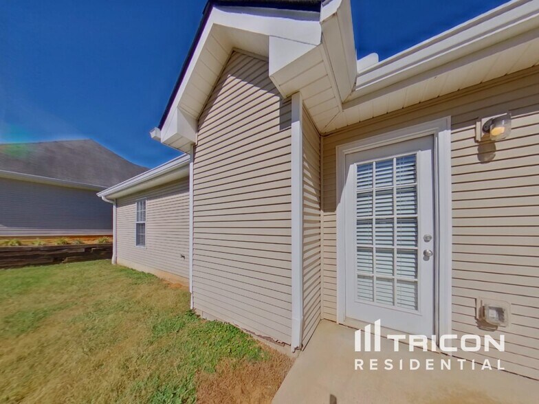 Building Photo - 207 Turtle Cv