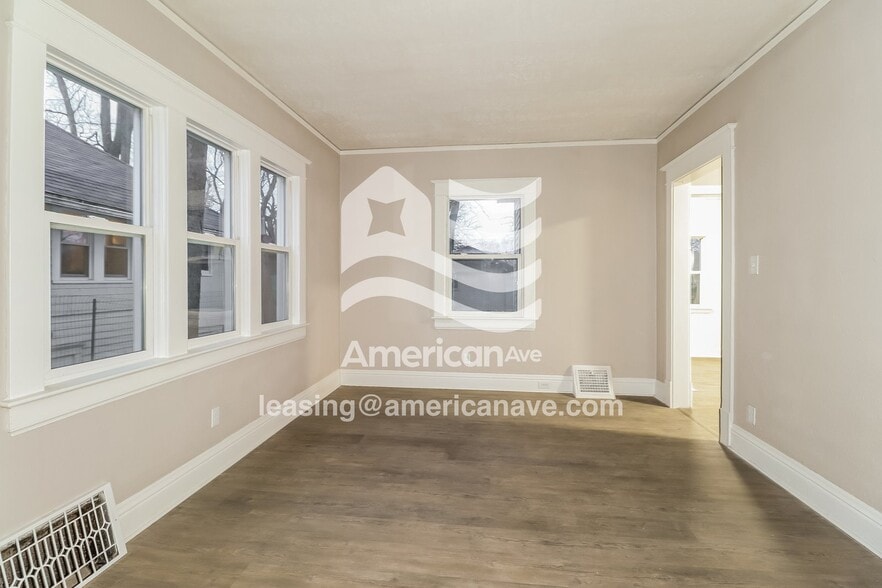 Building Photo - 829 E Dayton St