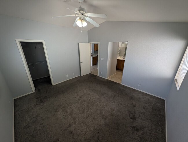 Building Photo - 1821 Running Fawn Ct