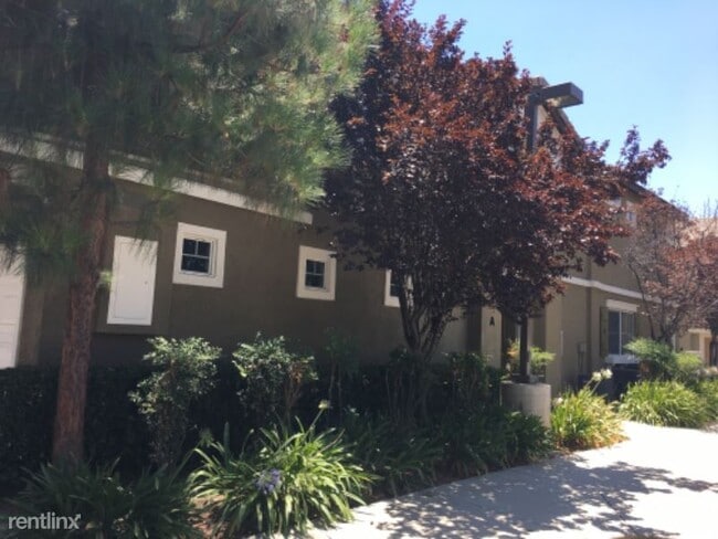 Building Photo - 2 br, 2 bath Condo - 25898 Iris Ave A Unit A