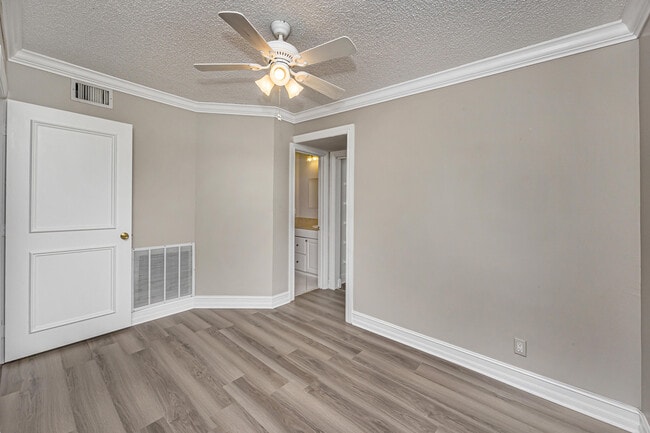 Building Photo - 2700 Casita Way