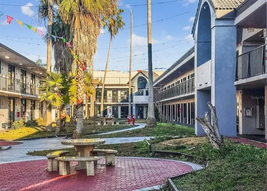 Building Photo - 8421 S Orange Blossom Trl