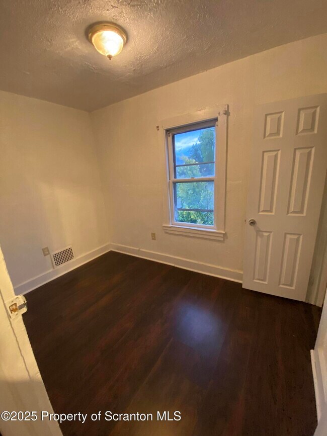 Building Photo - 2120-2122 Belmont Terrace