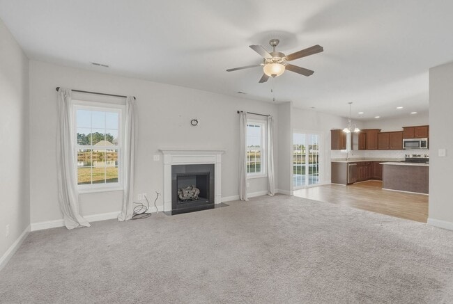 Building Photo - 5 bedroom waterfront property