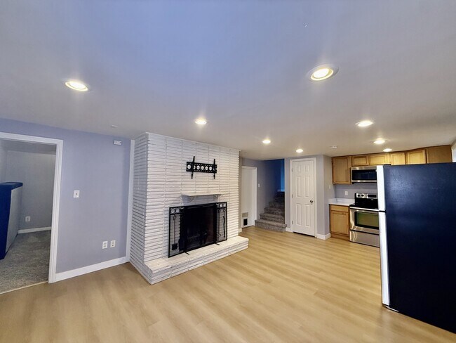 Building Photo - 1871 S 350 E