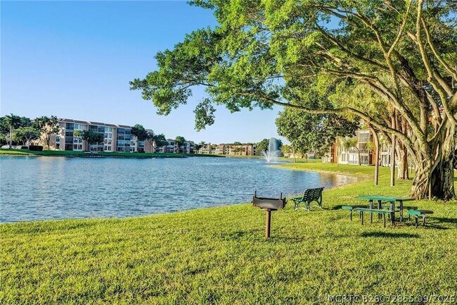 Building Photo - 6114 Coral Lake Dr
