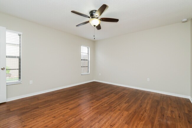 Building Photo - 5041 Circus Ln