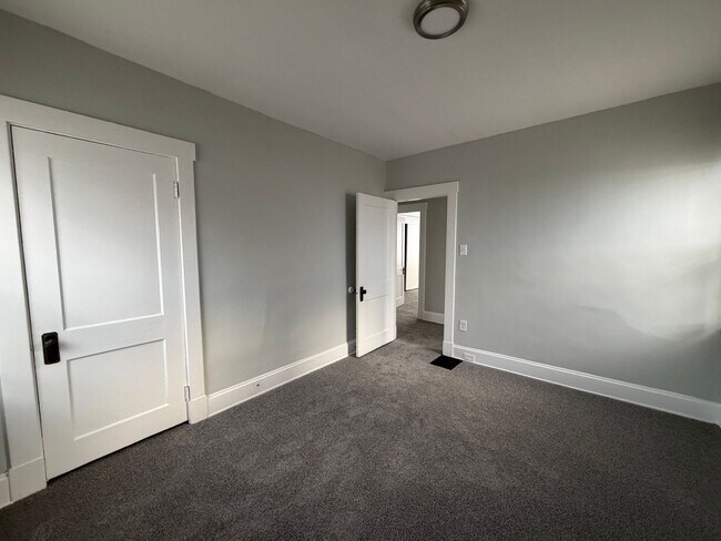 Building Photo - Hidden Gem on a Quiet No-Outlet Street – Move-In Ready 3BR with Garage & Deck Near I-75