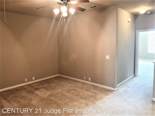 Building Photo - 3 br, 2.5 bath House - 1836 Villa Drive