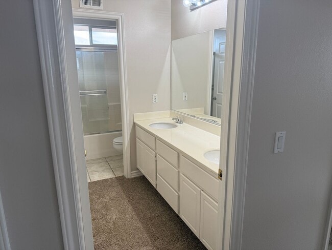 Building Photo - Updated home near Sycamore Canyon available for lease