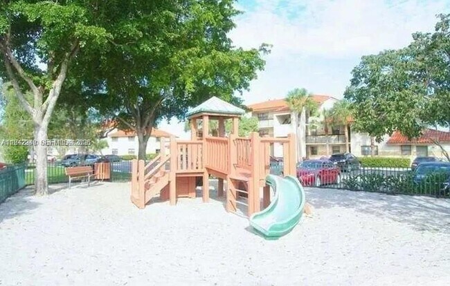 Building Photo - 9937 Nob Hill Pl