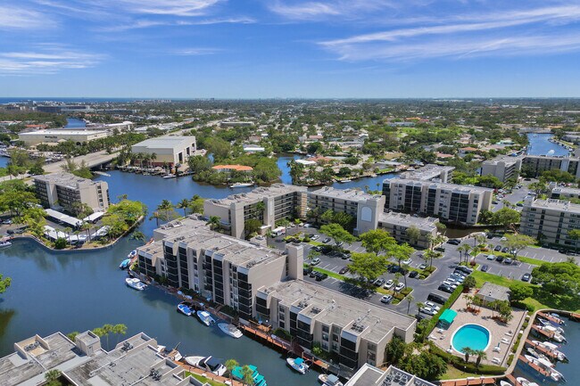 Building Photo - 6 Royal Palm Way