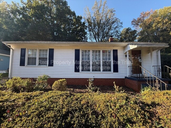 Building Photo - 3013 Masonic Dr
