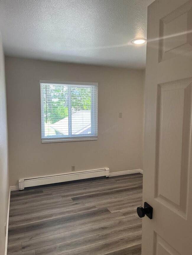 Building Photo - 570 N 300 E