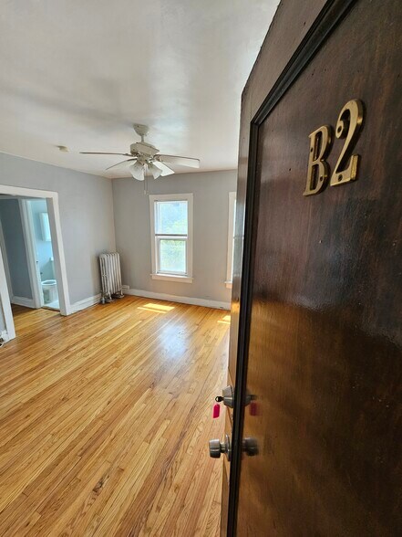Primary Photo - 4601 N Beacon St