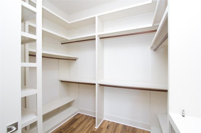 Building Photo - 1616 Edwards St