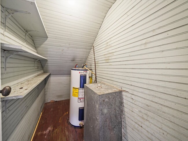 Building Photo - 4 Bedroom/2 Bath Home for Rent