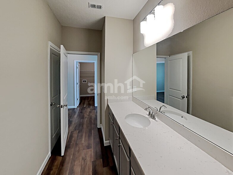 Building Photo - 238 Hemlock Pt