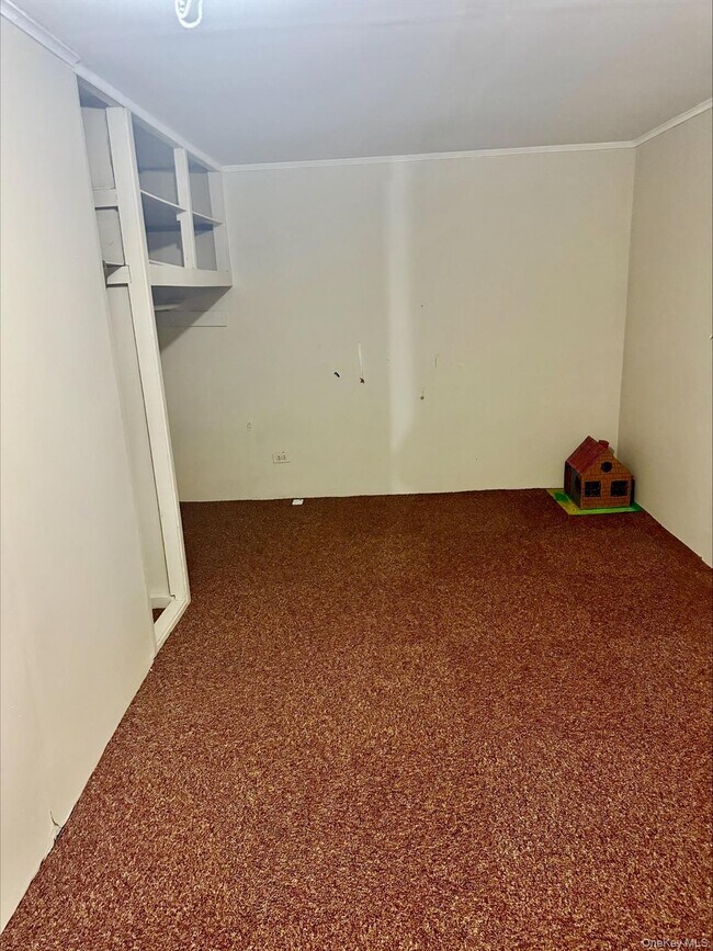 Building Photo - 16 Eileen Ave