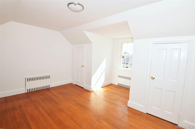 Building Photo - 27 N Lewis Pl