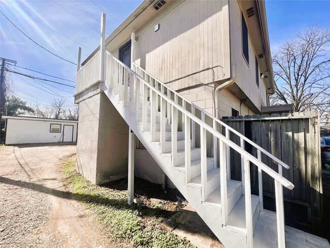 Building Photo - 928 John Alber Rd
