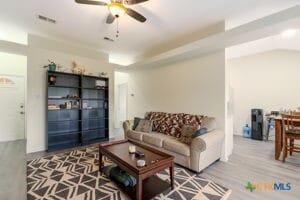 Building Photo - 102 Lariat Cir