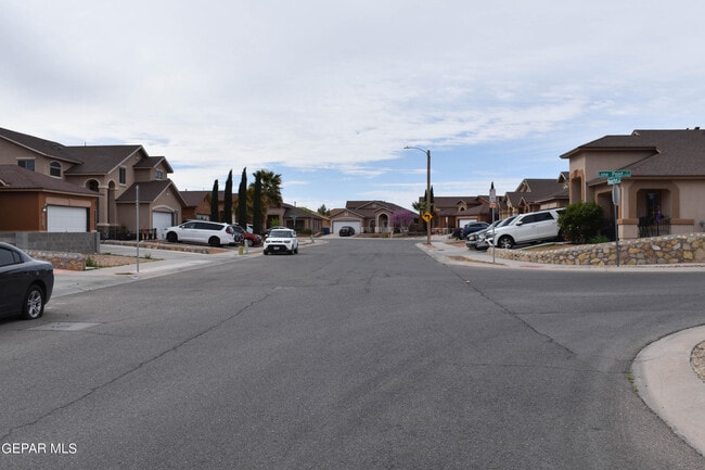 Building Photo - 14325 Navajo Point Dr