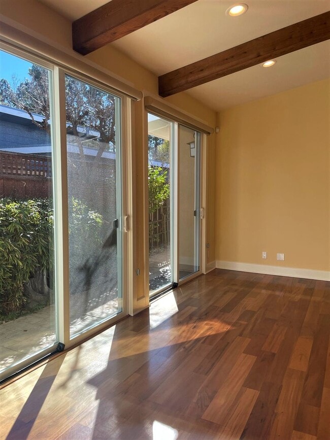 Building Photo - Serene, Executive 5 Bedroom 3 Bath Home with Private Front yard and Backyard - Palo Alto