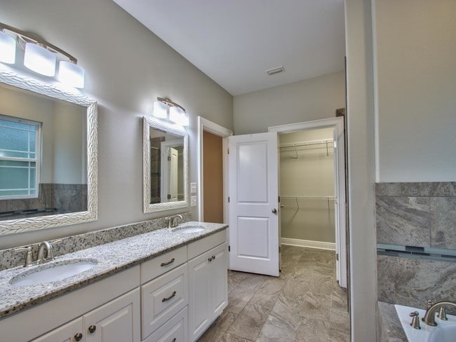 Building Photo - 250 Tillis Ln