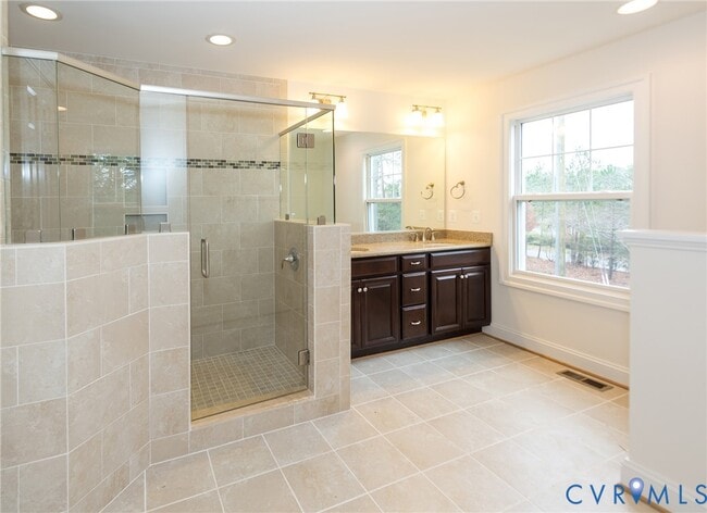 Building Photo - 5411 Hickory Ann Dr