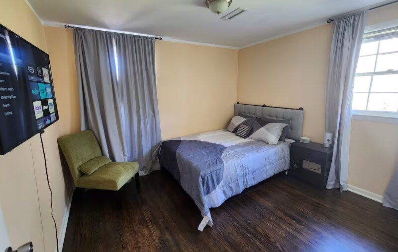 Building Photo - 1725 Hudson Rd