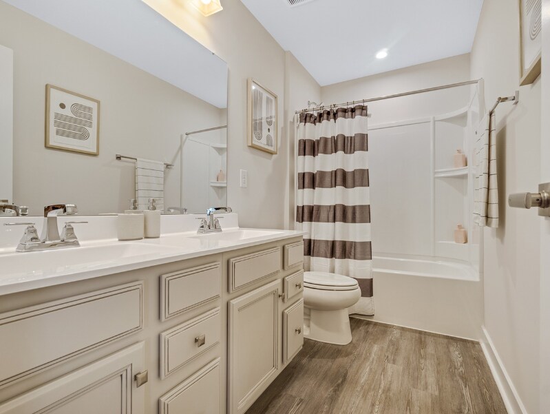 Building Photo - 559 Spring Hill Pl