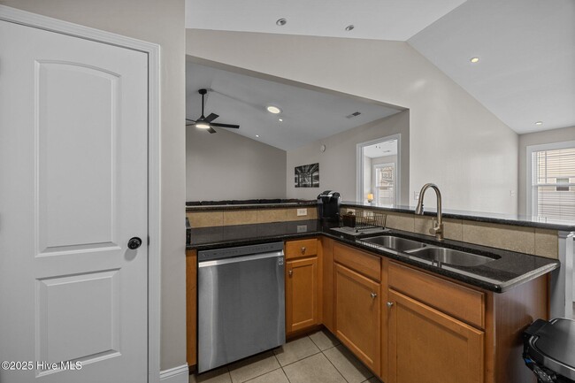 Building Photo - 218 Kestrel Ct