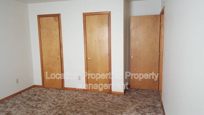 Building Photo - 945 Homewood St