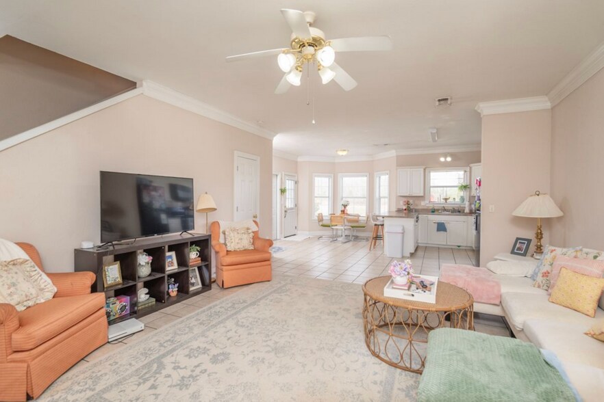 Building Photo - 1093 Saint Andrews Ln