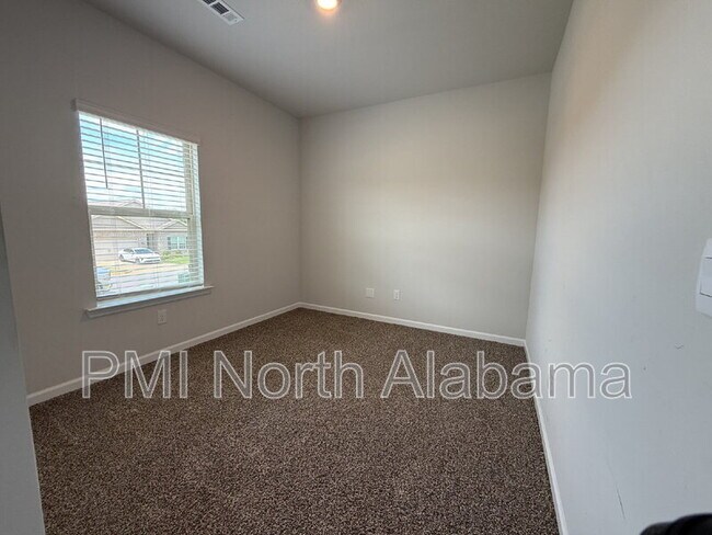 Building Photo - 106 Settlement Dr