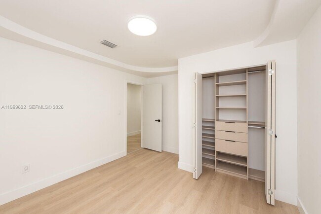 Building Photo - 13912 SW 103rd Ln