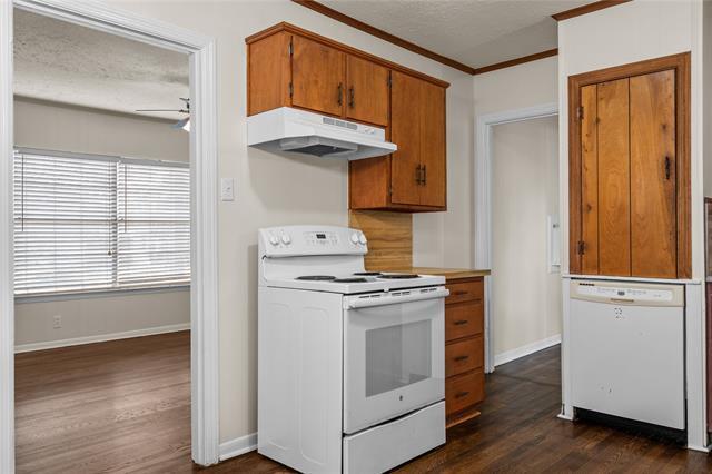 Building Photo - 2223 Fowler Dr