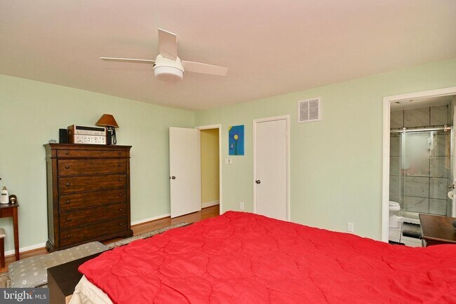 Building Photo - 10612 Anita Dr