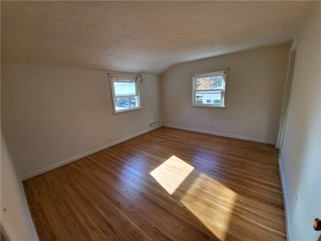 Building Photo - 59 Pinnacle Rd