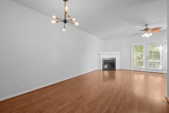 Building Photo - Spacious 3-Story End-Unit Townhome Near RTP