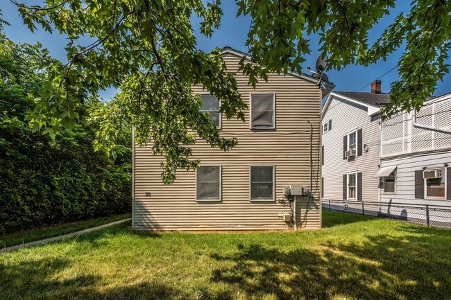 Building Photo - Open House Sun 12.7 from 10:15 to 11:15 AM