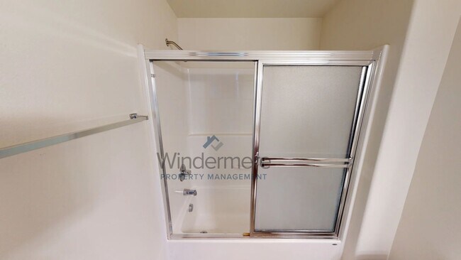 Building Photo - Maria167-2