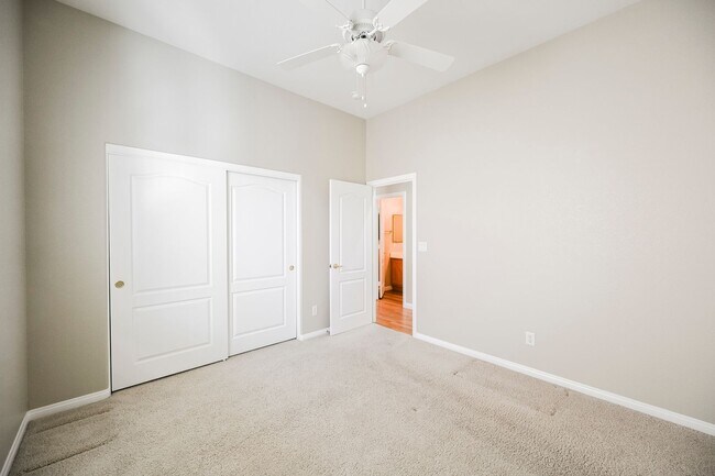 Building Photo - 2716 Thomasville Ave
