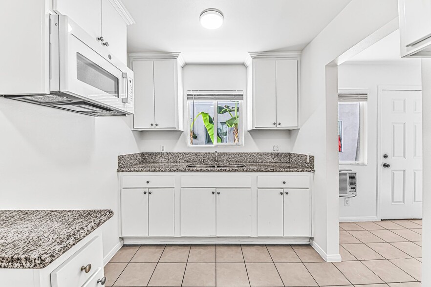 Building Photo - 67 Alamitos Ave