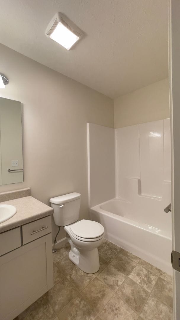Building Photo - Hawthorne Lake…3 Bedroom 2 Bath