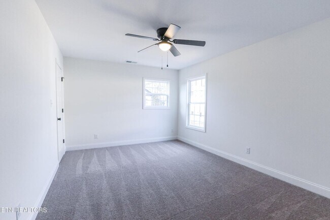 Building Photo - Maryville 37801 - 4 bedroom, 2 bath home - Contact Adam Sharp (865) 254-0980