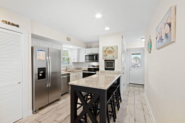 Building Photo - 1948 W Beach Blvd