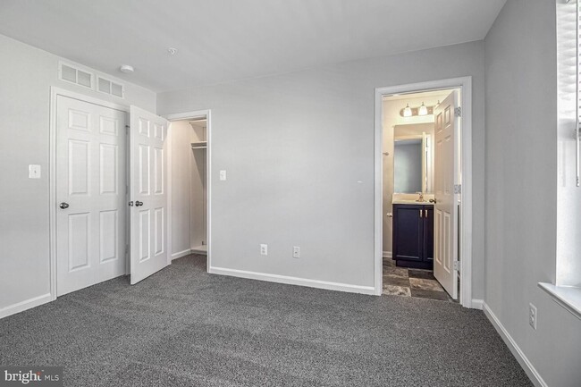 Building Photo - 1057 Flint Ct